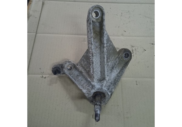 Кронштейн КПП Renault Megane 2, Scenic 2, Modus, Clio 3, Logan, Kangoo 2, 1.2 16V, 1.5 DCi, 1.6 16V, 8200043084, 8200457080 *